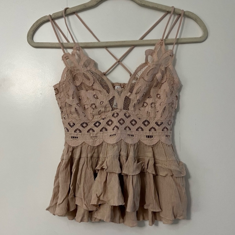 Zenana/Vici dolls Women's cream/tan tank top Size Medium